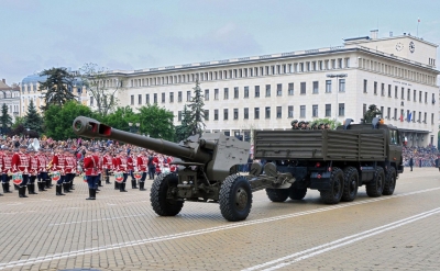 Танкове и ракети потеглят към София за парада на Гергьовден