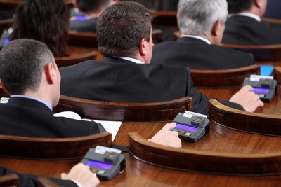 Парламентът гледа ветото на президента за Изборния кодекс