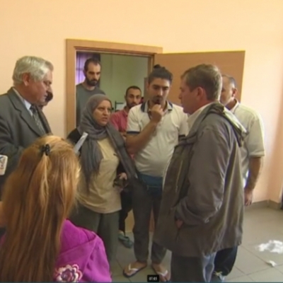 Бежанци на бунт, искат къща за всяко семейство и по 500 евро на всеки