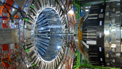 ЦЕРН ще търси частици, свързани с тъмната материя