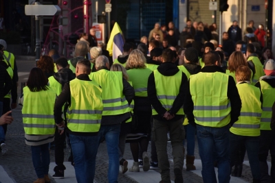 "Жълти жилетки" излизат на "незабавни и безкрайни" протести у нас