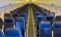 Самолет Боинг на United Airlines загуби външен панел по време на полет