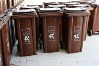 Всички търговски обекти в Поморие ще получат нови кофи за събиране на биоразградими отпадъци