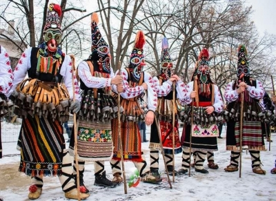 „Златна маска“ от фестивала „Сурва“ спечели бургаската кукерска група „Каваклии“ 