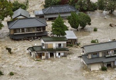 Бедствие в Япония: Проливни дъждове и наводнения – загинали и изчезнали хора 