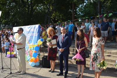 Областният управител откри учебната година в ОУ "Климент Охридски"