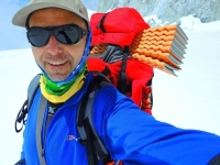 Среща с автограф с алпиниста-зоолог Боян Петров в Казиното