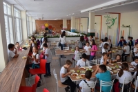 Три пъти повече деца се хранят в училищните столовете след модернизацията им