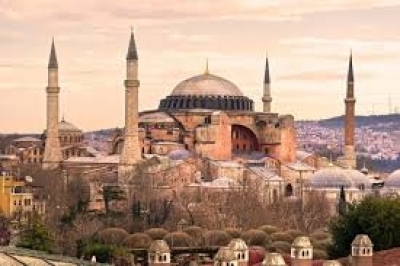 Москва предупреждава Турция да внимава със „Света София“ 