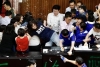 Бой на депутати в тайванския парламент след опозиционна окупация