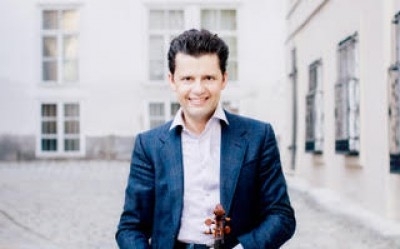 Невероятният цигулар, виолист и диригент Юлиан Рахлин ще омае бургаската публика на 6 юли