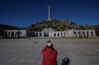 Вадят тялото на диктатора Франко от мавзолея