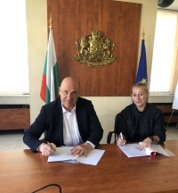 Кметът Иван Алексиев подписа споразумение с МРРБ за основен ремонт на общински път Горица – Гълъбец – Порой