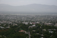  Посолствата на САЩ, Германия и ЕС започват евакуация на персонала, докато насилието се разраства спираловидно в обхванатия от банди Хаити