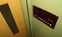 Спират асансьорите без "телефон" в кабината