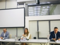 Министър Ангелкова след среща с бранша в Бургас: Обсъждаме отваряне на границите 