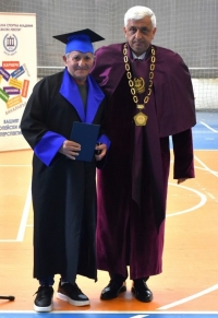 На 79 години карнобатлията Георги Пенков получи диплома за Магистър от НСА „Васил Левски“