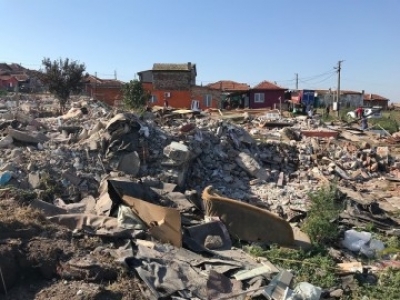 Събориха 35 незаконни постройки в квартал "Горно Езерово"