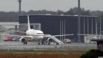 Самолетът, който транспортира намиращия се в кома Навални, кацна на летище Тегел в Берлин
