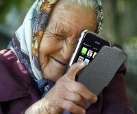 Домашният патронаж в Бургас проведе първи курс за обучение на възрастни хора за работа с мобилен телефон 
