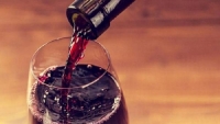 Червеното вино ни пази от Алцхаймер и Паркинсон