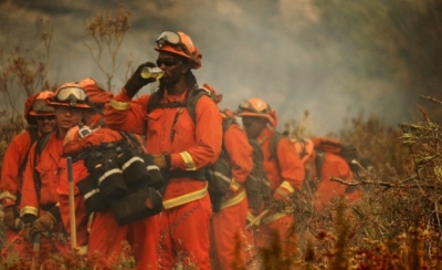 Десетки хиляди евакуирани заради пожари в Калифорния 