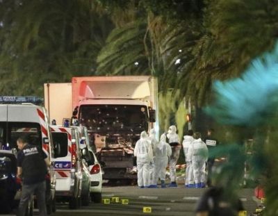 Камион помете стотици в Ница, жертвите са над 80, а ранените - над 120