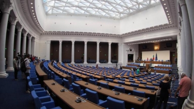 Народното събрание отхвърли ветото на Радев за кариерните бонуси във ВСС 