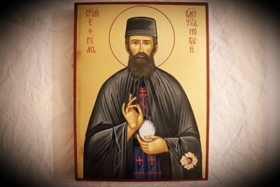 Излагат в неделя икона с чудотворните мощи на Св. Ефрем Нови 
