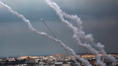 Израел удари Газа