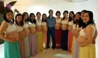 Мъж има 13 съпруги, в момента всичките са бременни!
